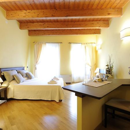 סאסארי Piazza Azuni 18 Guest House מראה חיצוני תמונה