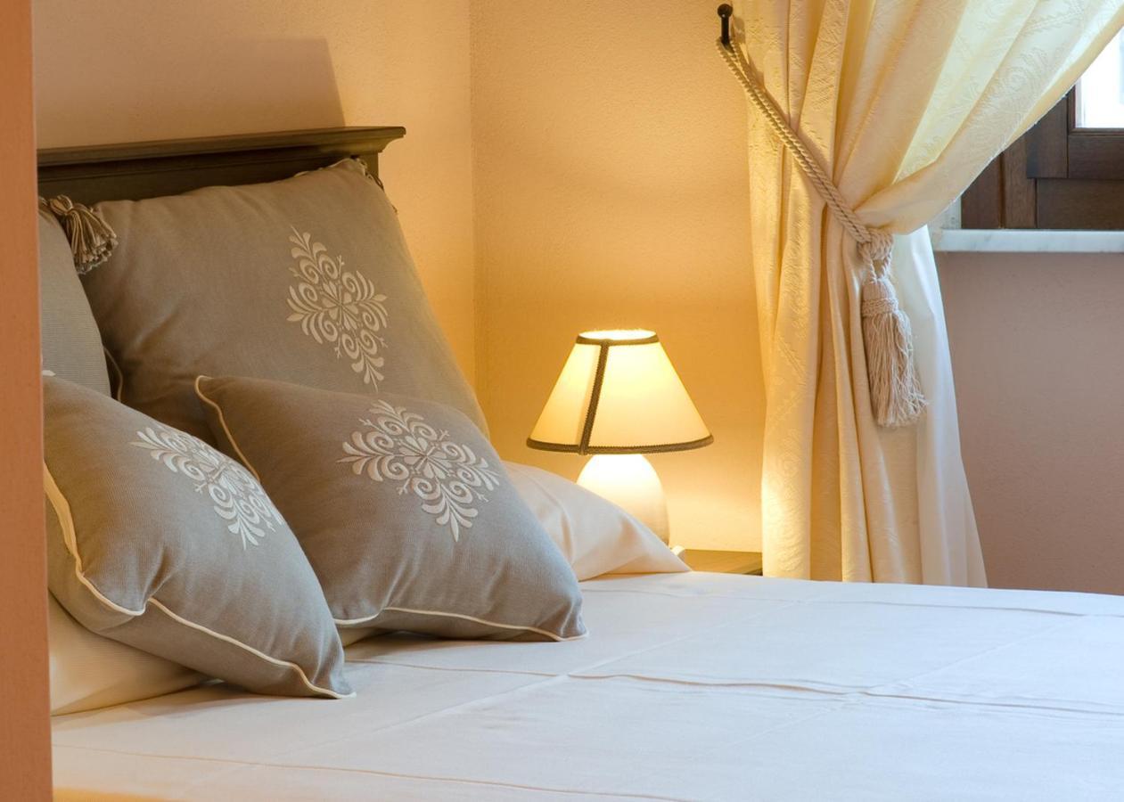 סאסארי Piazza Azuni 18 Guest House מראה חיצוני תמונה