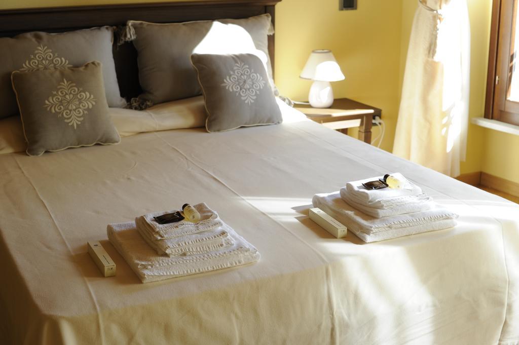 סאסארי Piazza Azuni 18 Guest House מראה חיצוני תמונה
