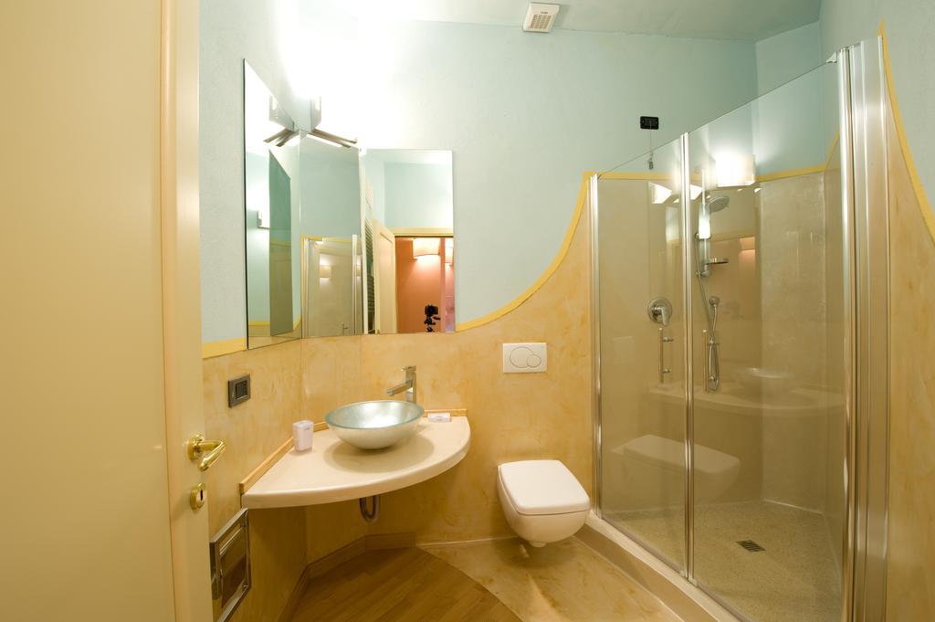 סאסארי Piazza Azuni 18 Guest House חדר תמונה